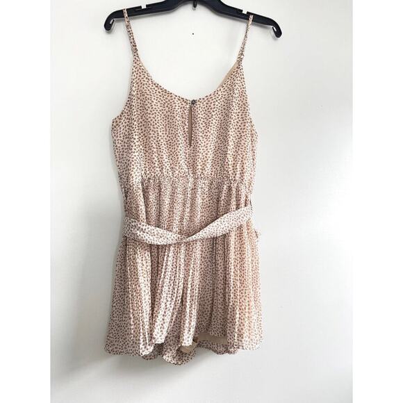 The Impeccable Pig Romper Size Medium - Picture 4 of 13